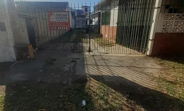 Casa en venta - 2 dormitorios 2 baños - 200mts2 totales - San Clemente Del Tuyú