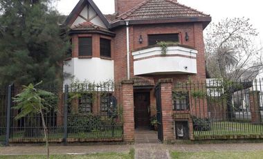 Clásico Chalet en Adrogué