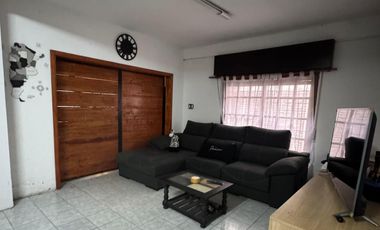 Casa en venta - 4 Dormitorios 1 Baño - Tortuguitas