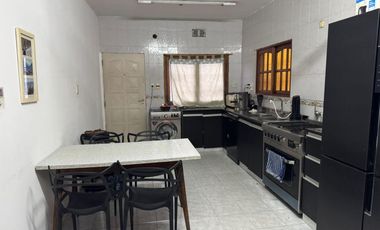 Casa en venta - 4 Dormitorios 1 Baño - Tortuguitas