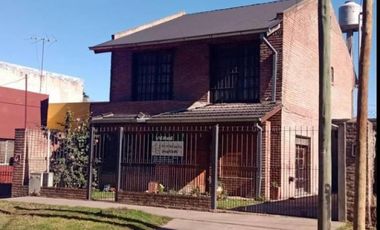 Casa en venta - 4 Dormitorios 1 Baño - Tortuguitas