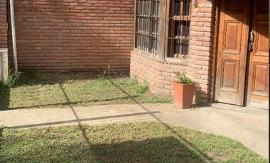 Casa en venta - 4 Dormitorios 1 Baño - Tortuguitas