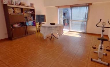 PH en venta - 2 dormitorios 1 baño - 55mts2 - Bernal Este
