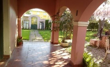Casa en venta - 3 Dormitorios  5 Baños - Cochera - 6062Mts2 - Magdalena