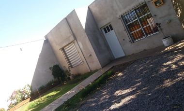 Casa en venta - 2 Dormitorios 1 Baño - 55 mts2 - 9 De Julio