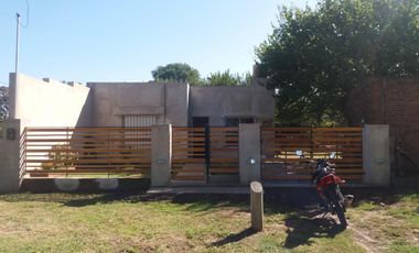 Casa en venta - 2 Dormitorios 1 Baño - 55 mts2 - 9 De Julio