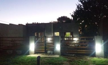 Casa en venta - 2 Dormitorios 1 Baño - 55 mts2 - 9 De Julio