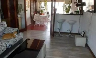 Venta PH en Hurlingham – 96 m² – Patio y cochera – Sin expensas