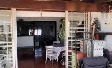 Venta PH en Hurlingham – 96 m² – Patio y cochera – Sin expensas