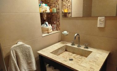 Venta PH en Hurlingham – 96 m² – Patio y cochera – Sin expensas