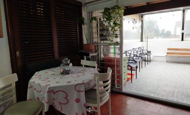 Venta PH en Hurlingham – 96 m² – Patio y cochera – Sin expensas