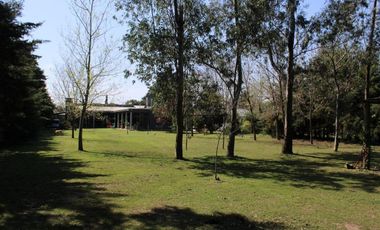 Casa en venta - 3 Dormitorios 3 Baños - 300 mts2 - Baradero