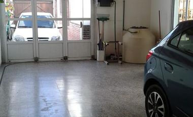 Casa en venta - 3 dormitorios 3 baños - 100mts2 - Necochea