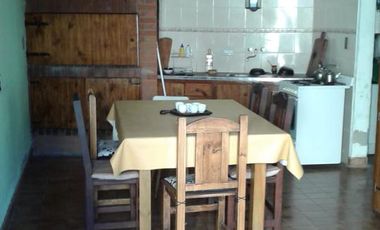 Casa en venta - 3 dormitorios 3 baños - 100mts2 - Necochea