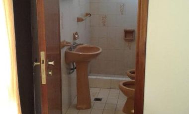 Casa en venta - 3 dormitorios 3 baños - 100mts2 - Necochea