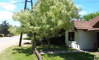 Casa en venta - 4 dormitorios 2 baños - 110mts2 - Ostende