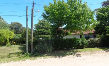 Casa en venta - 4 dormitorios 2 baños - 110mts2 - Ostende