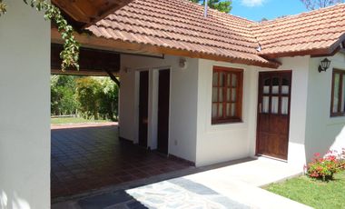 Casa en venta - 4 dormitorios 2 baños - 110mts2 - Ostende