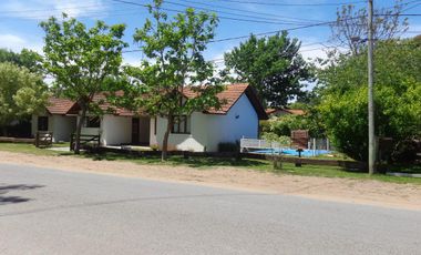 Casa en venta - 4 dormitorios 2 baños - 110mts2 - Ostende