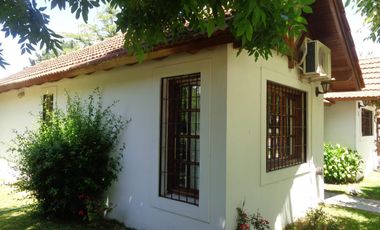 Casa en venta - 4 dormitorios 2 baños - 110mts2 - Ostende