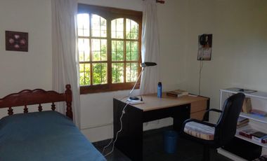 Casa en venta - 4 dormitorios 2 baños - 110mts2 - Ostende