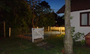 Casa en venta - 4 dormitorios 2 baños - 110mts2 - Ostende