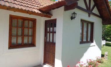 Casa en venta - 4 dormitorios 2 baños - 110mts2 - Ostende