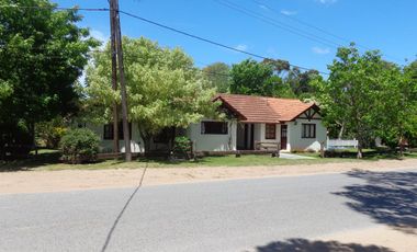 Casa en venta - 4 dormitorios 2 baños - 110mts2 - Ostende