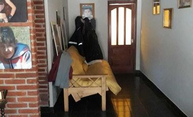 Casa en venta - 4 dormitorios 3 baños - 220mts2 - Santa Teresita