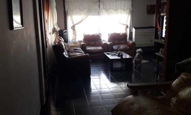 Casa en venta - 4 dormitorios 3 baños - 220mts2 - Santa Teresita