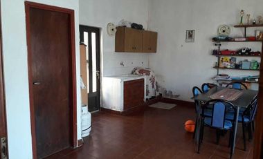 Casa en venta - 4 dormitorios 3 baños - 220mts2 - Santa Teresita