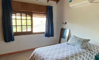 Casa en venta - 2 dormitorios 2 baños - 223mts2  - Bernal Oeste