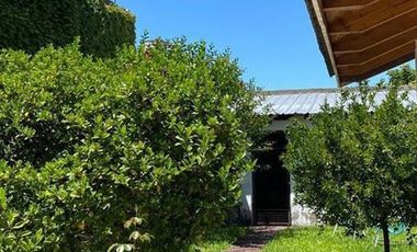 Casa en venta - 2 dormitorios 2 baños - 223mts2  - Bernal Oeste