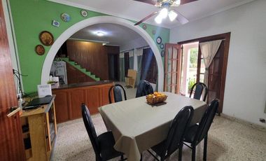 Casa en venta - 3 Dormitorios 2 Baños - Cochera - 270Mts2 - Alejandro Korn