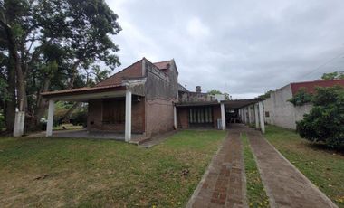 Casa en venta - 3 Dormitorios 2 Baños - Cochera - 270Mts2 - Alejandro Korn