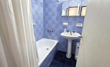 Av 12 1200  Impecable monoambiente dividido edificio SUX XI  Miramar