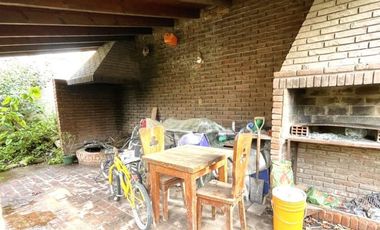 Casa en venta - 4 Dormitorios 3 Baños - Cochera - 283Mts2 - Mar del Plata