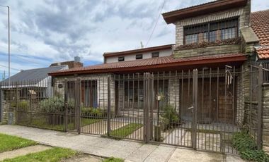 Casa en venta - 4 Dormitorios 3 Baños - Cochera - 283Mts2 - Mar del Plata