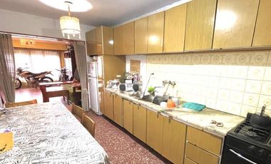 Casa en venta - 4 Dormitorios 3 Baños - Cochera - 283Mts2 - Mar del Plata