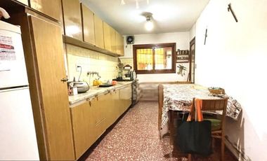Casa en venta - 4 Dormitorios 3 Baños - Cochera - 283Mts2 - Mar del Plata