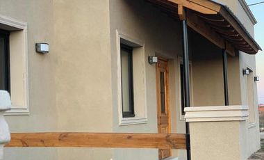 Casa en venta - 2 dormitorios 2 baños - 80mts2  - General Las Heras