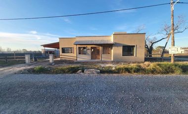 Casa en venta - 2 dormitorios 2 baños - 80mts2  - General Las Heras