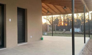 Casa en venta - 2 dormitorios 2 baños - 80mts2  - General Las Heras