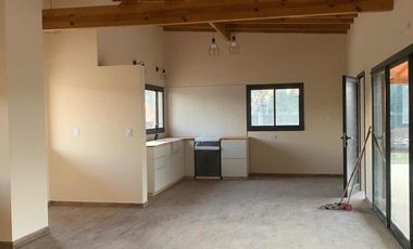 Casa en venta - 2 dormitorios 2 baños - 80mts2  - General Las Heras