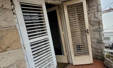 Casa en venta - 3 Dormitorios 2 Baños - Cochera - 160Mts2 - Avellaneda