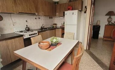 Casa en venta - 3 Dormitorios 2 Baños - Cochera - 160Mts2 - Avellaneda