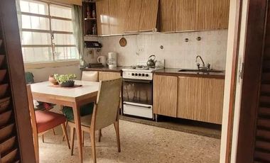 Casa en venta - 3 Dormitorios 2 Baños - Cochera - 160Mts2 - Avellaneda