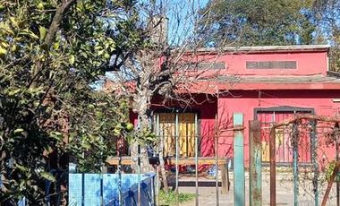 Casa en venta - 3 dormitorios 2 baños - 200mts2 - Longchamps