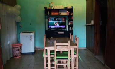 Casa en venta - 3 dormitorios 2 baños - 200mts2 - Longchamps