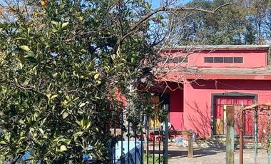 Casa en venta - 3 dormitorios 2 baños - 200mts2 - Longchamps